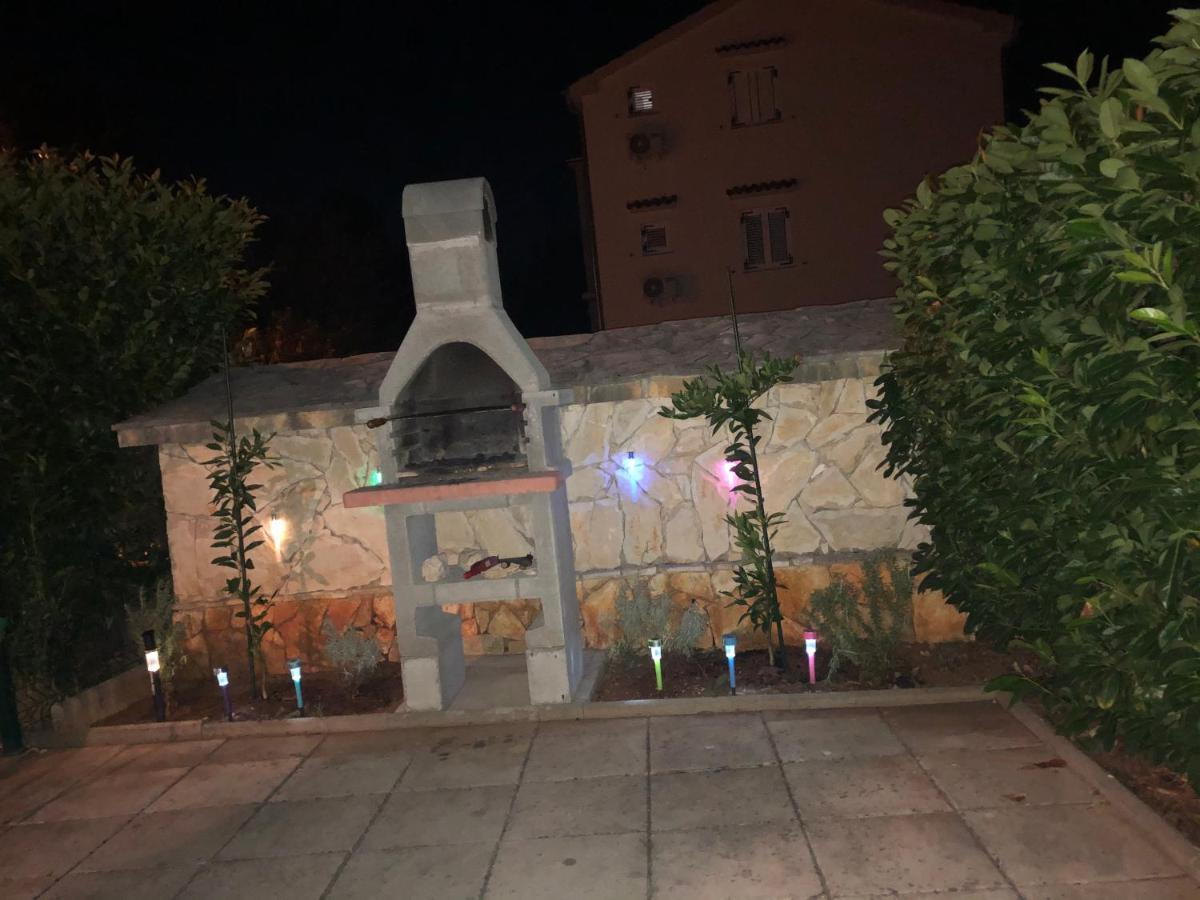 Apartman Igor Cizici Exterior foto